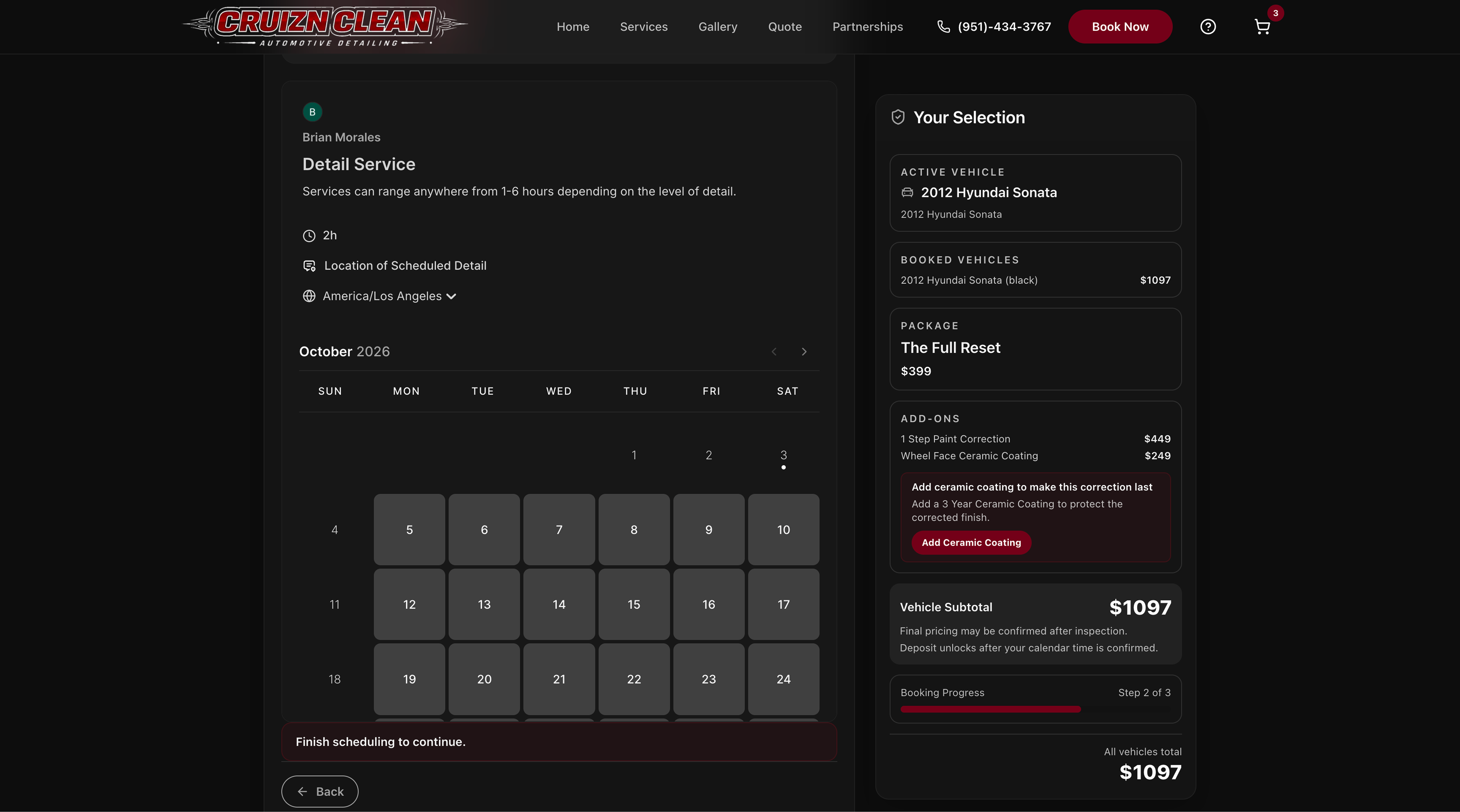 Cruzn Clean desktop booking screen with a service calendar and selected vehicle summary.